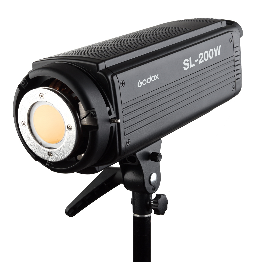 Godox SL-200W (с рефлектором)